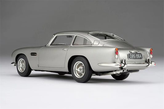 Amalgam Aston Martin DB5 1964 Silver Vintage Car 1:18 Resin Model Car